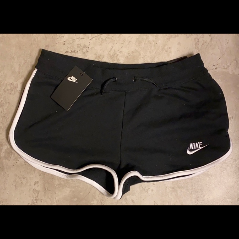 IN SEARCH OF! Nike fleece shorts